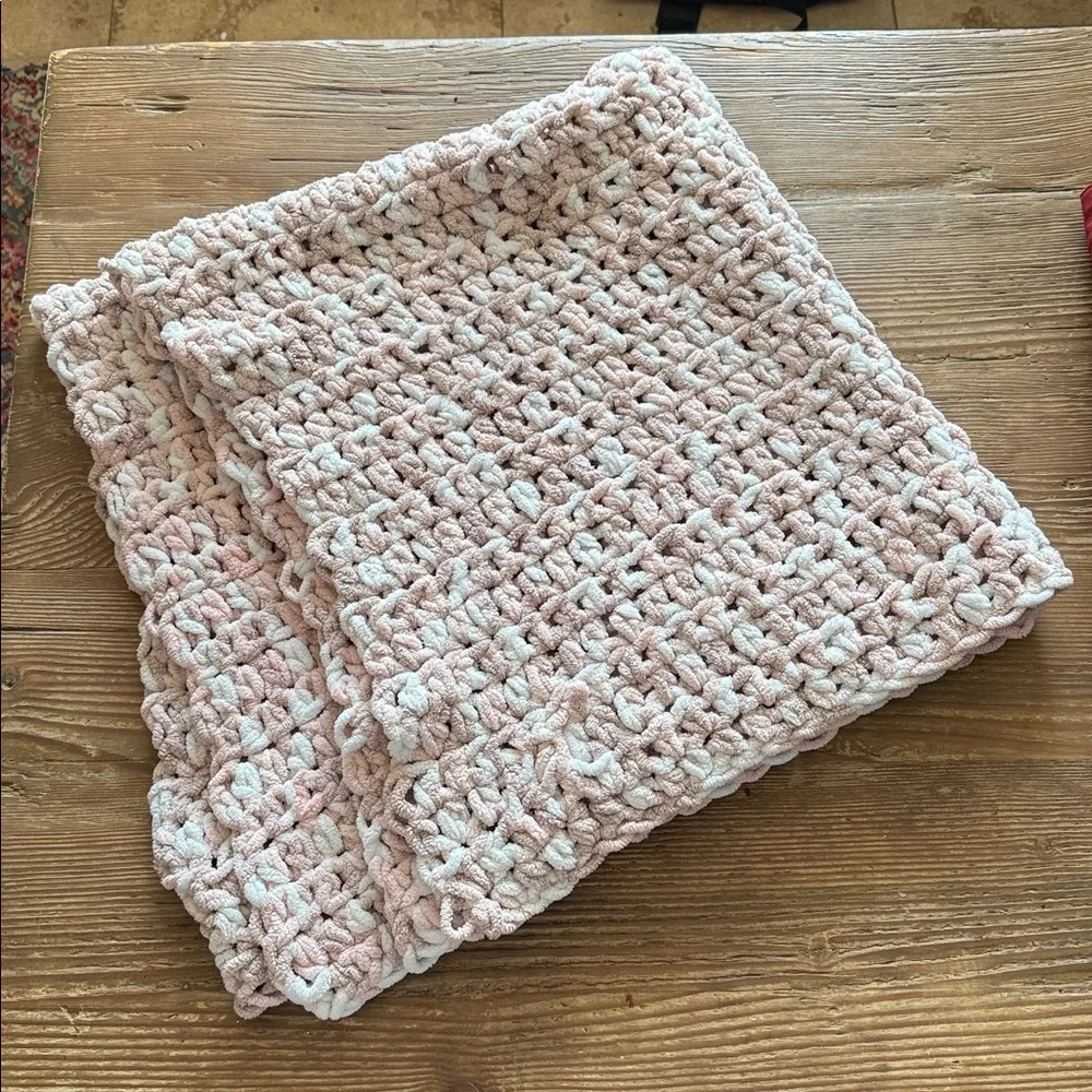 hand knit chunky blanket - mauve/ creme/ pink